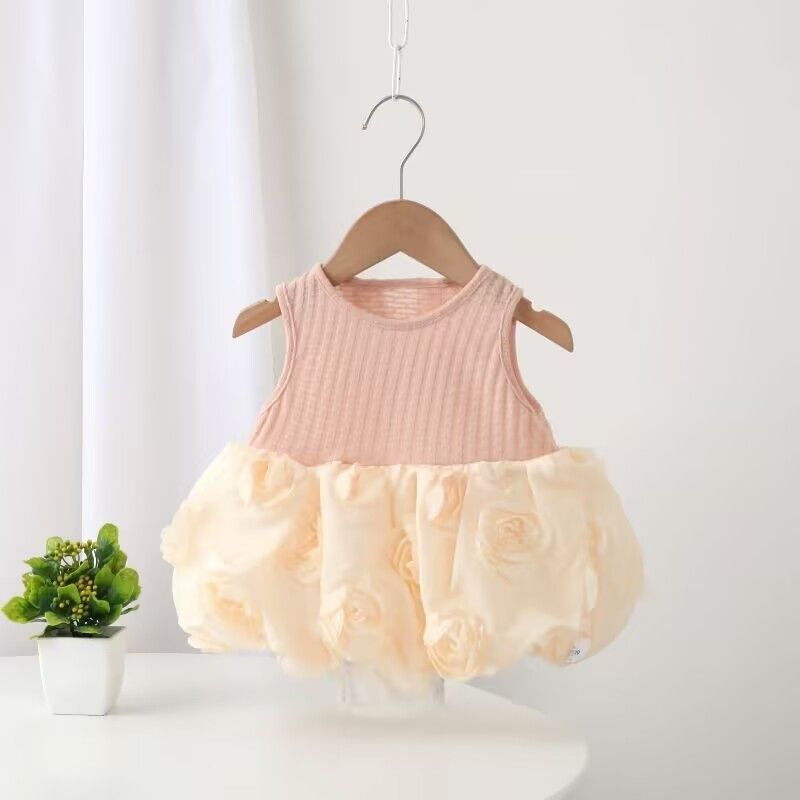 Cute Baby Girl Lightweight Romper, Sweet and Stylish Triangular Bodysuit