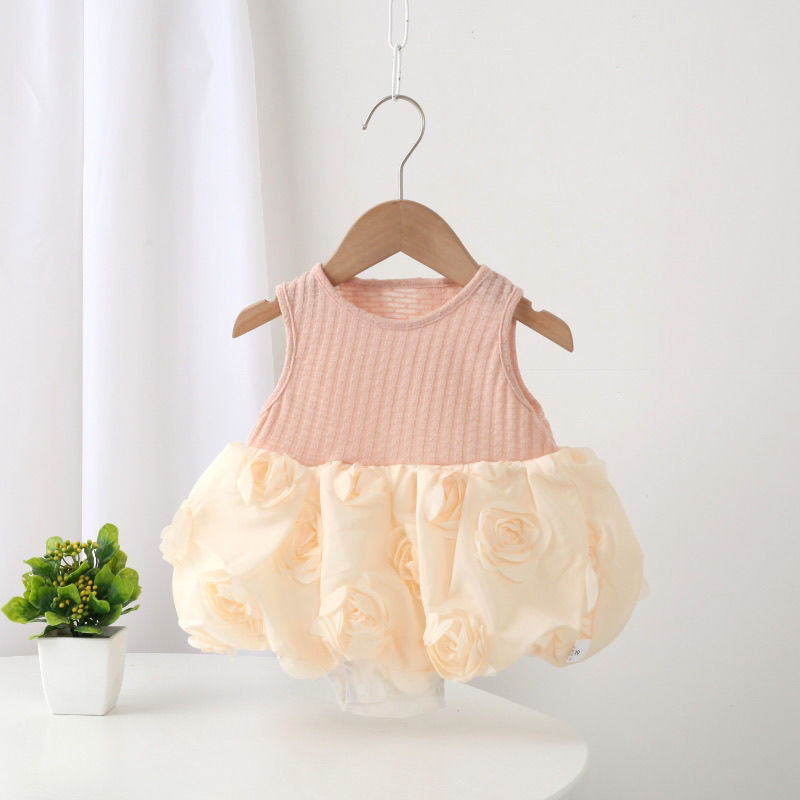 Cute Baby Girl Lightweight Romper, Sweet and Stylish Triangular Bodysuit