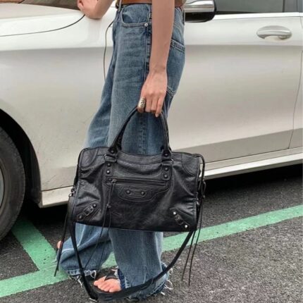 Rivet motorcycle bag ABG hot girl bag high-end large-capacity shoulder bag that can be carried diagonally or by hand - Image 4